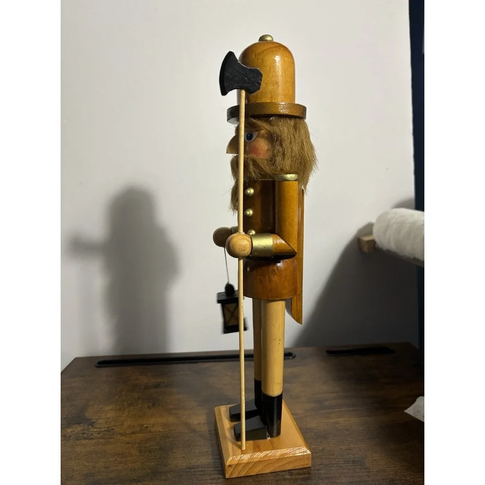 Golden Stain Nutcracker Large 14